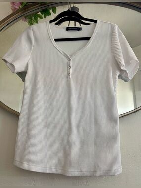 Merokeety White Ribbed Henley Short Sleeve Tee